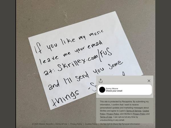 Skrillex’s handwritten note pointing fans to skrillex.com/FUS